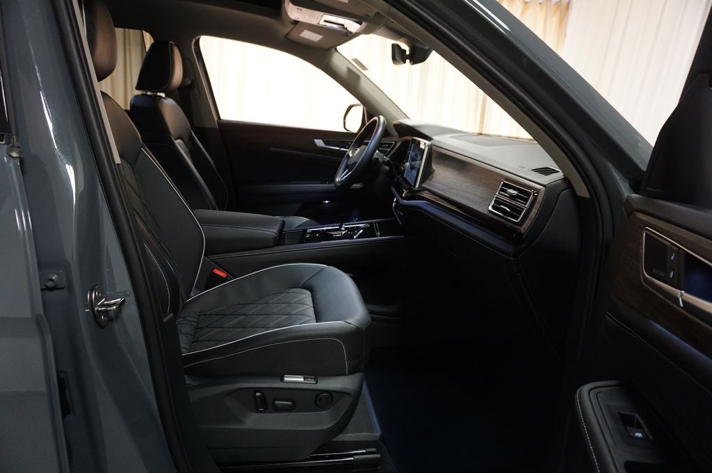 2025 Volkswagen Atlas 2.0T SEL Premium R-Line