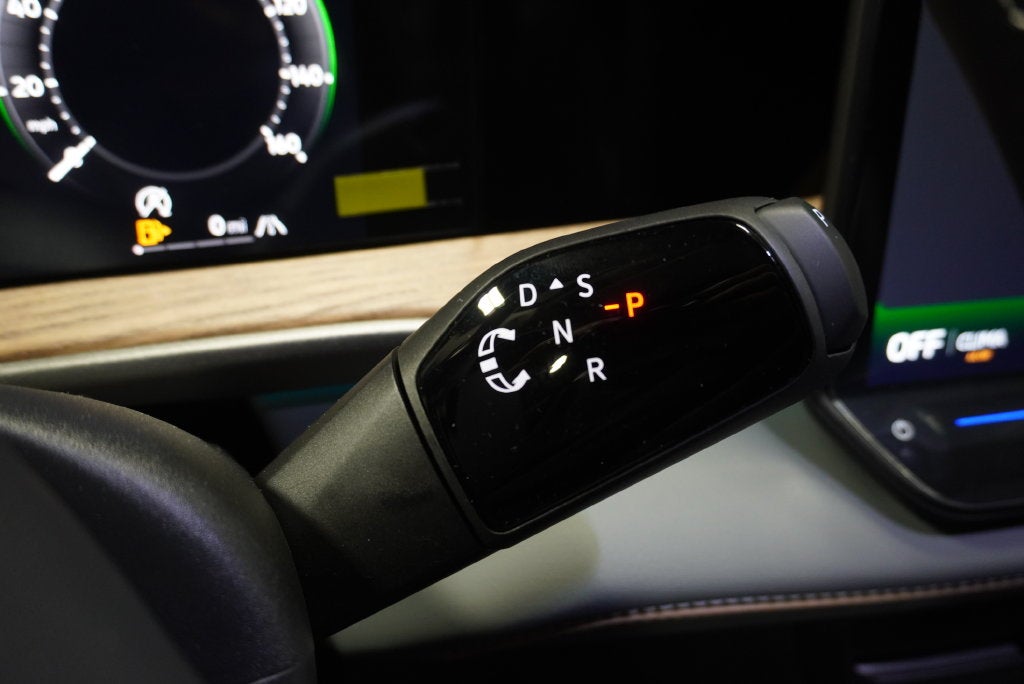 2027 Volkswagen Atlas SE w/Technology