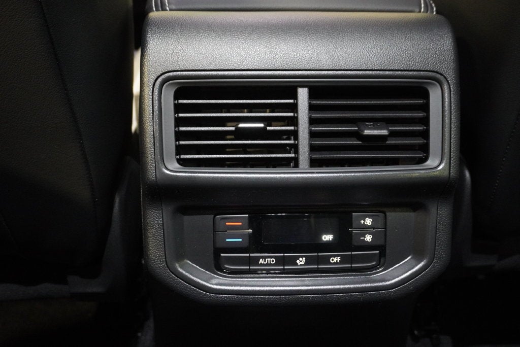 2027 Volkswagen Atlas SE w/Technology