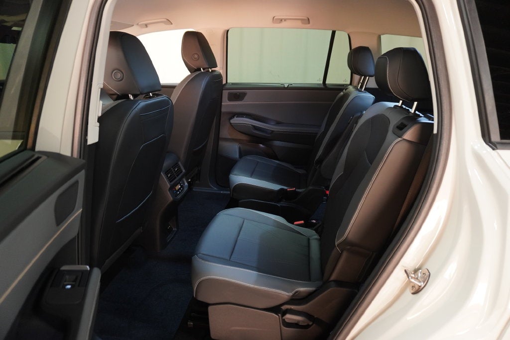 2027 Volkswagen Atlas SE w/Technology