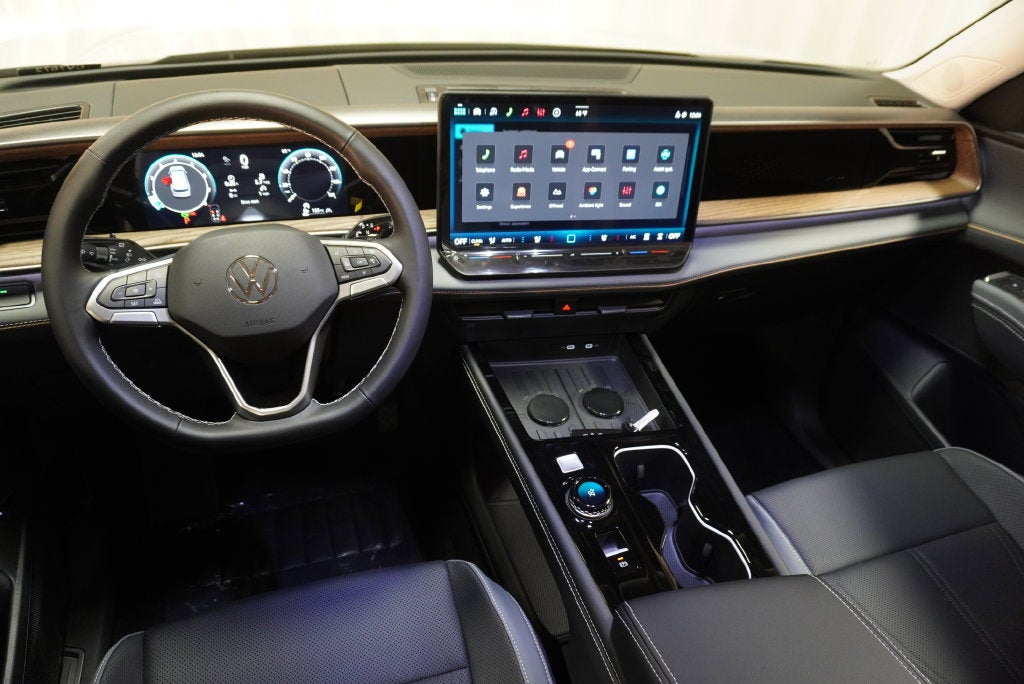 2027 Volkswagen Atlas SE w/Technology