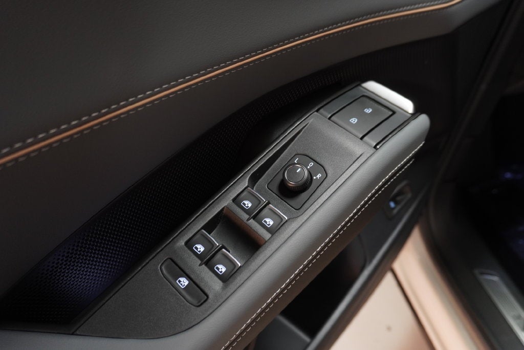 2027 Volkswagen Atlas SE w/Technology