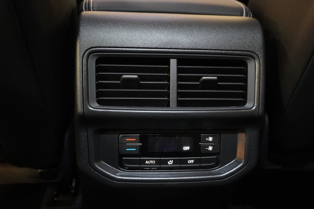 2027 Volkswagen Atlas SE w/Technology