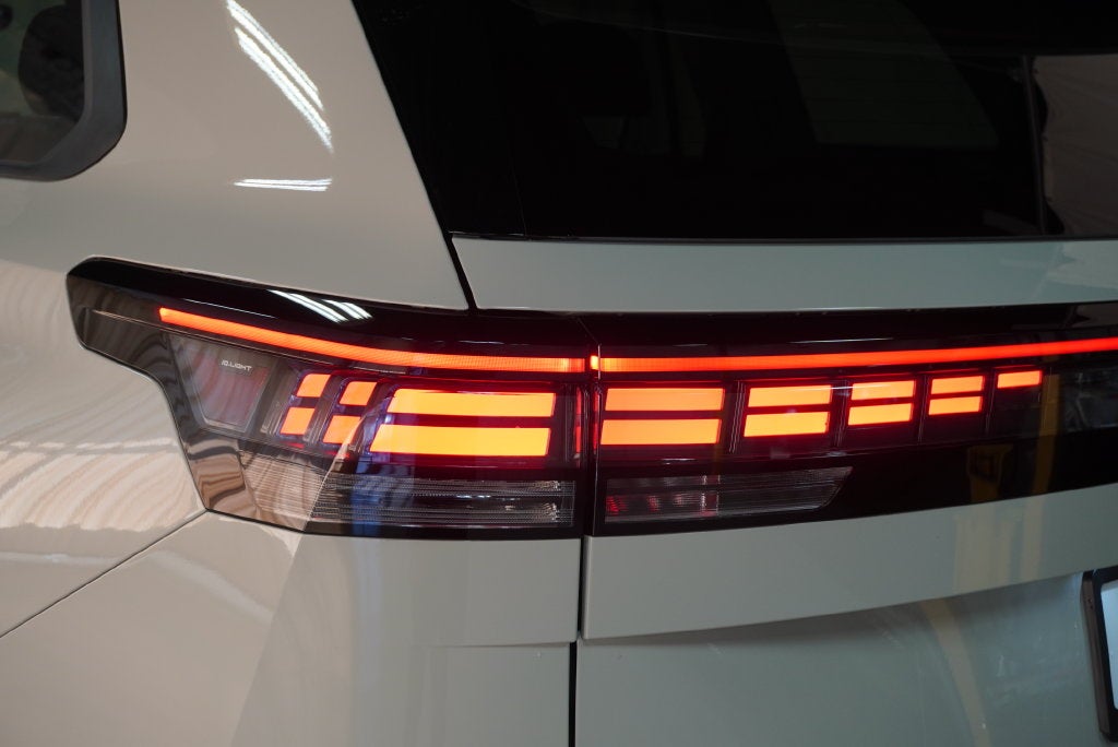 2027 Volkswagen Atlas SE w/Technology