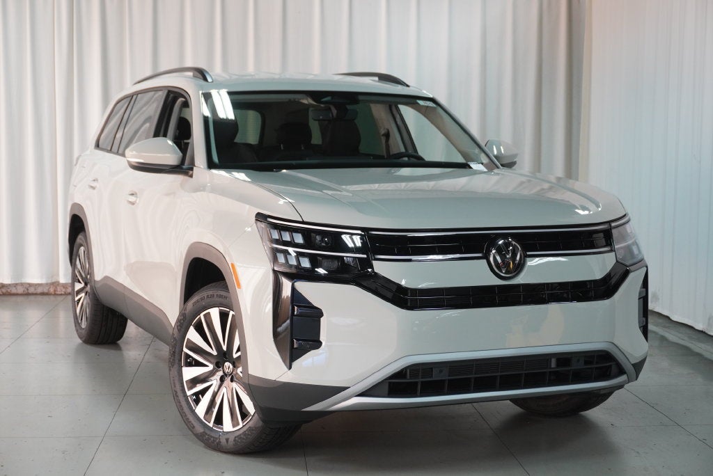 2027 Volkswagen Atlas SE w/Technology