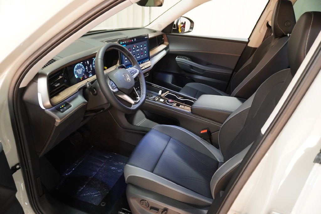 2027 Volkswagen Atlas SE w/Technology