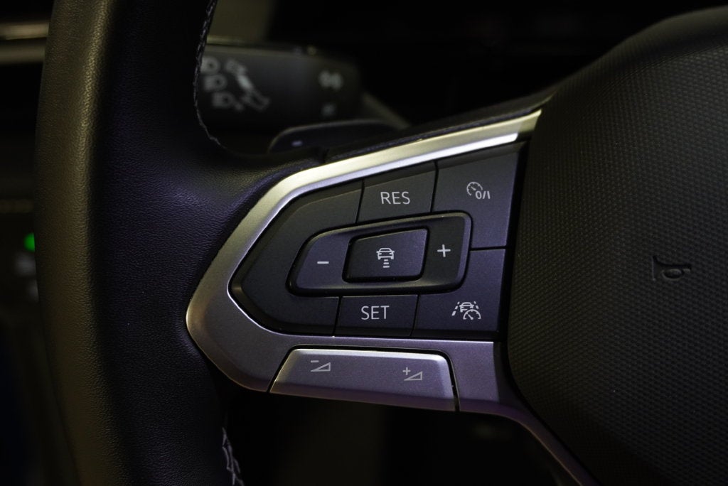 2026 Volkswagen Atlas Cross Sport SE w/Technology