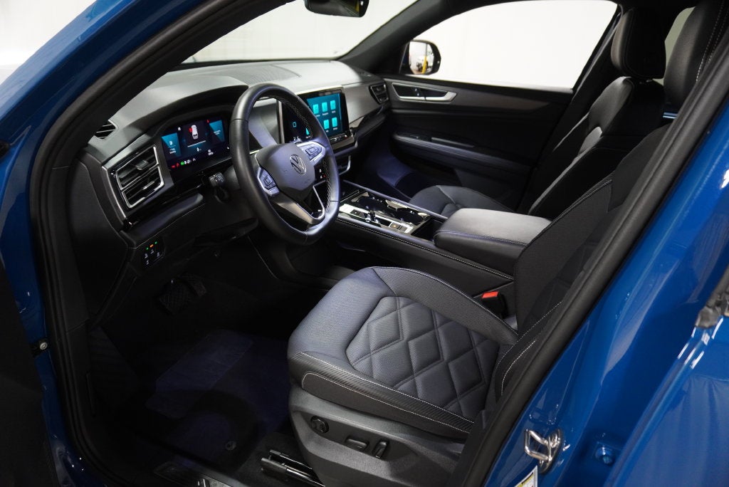 2026 Volkswagen Atlas Cross Sport SE w/Technology
