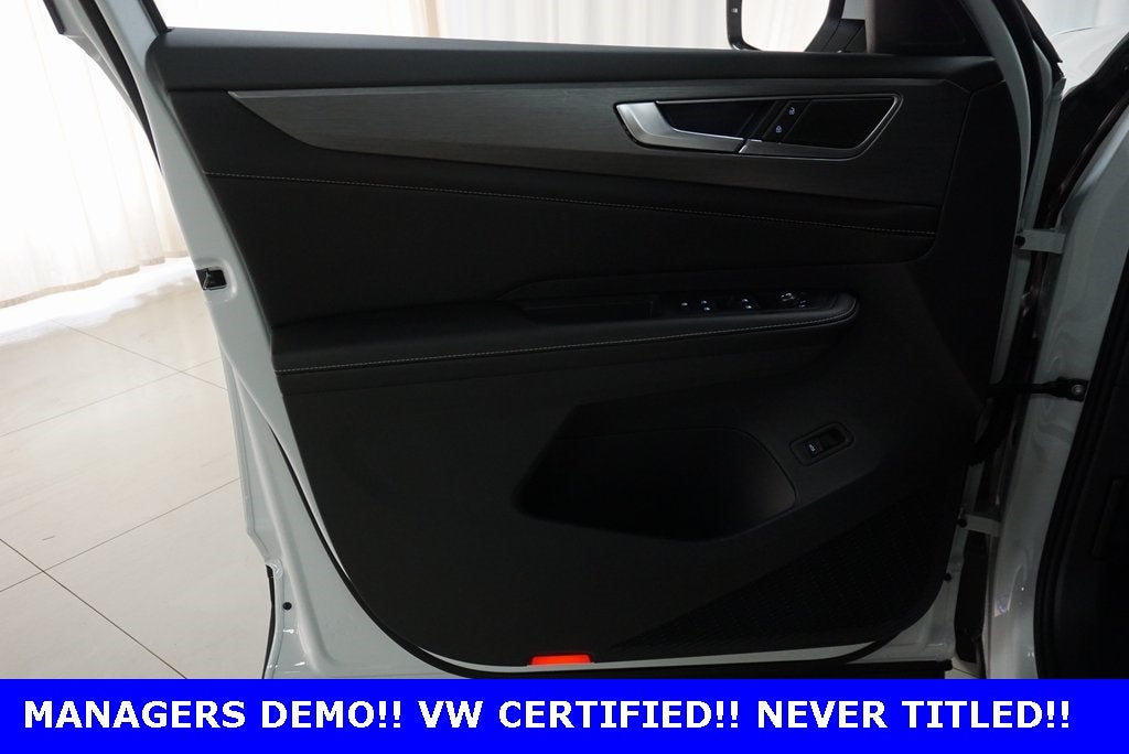 2025 Volkswagen Atlas Cross Sport 2.0T SE w/Technology