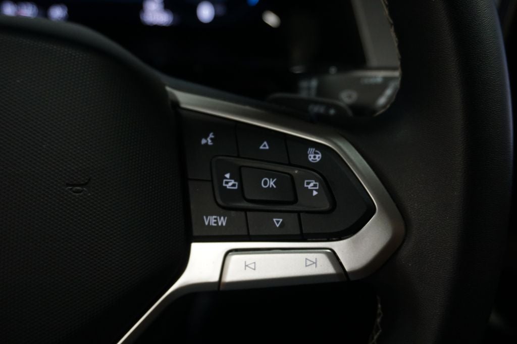 2025 Volkswagen Atlas Cross Sport 2.0T SE w/Technology