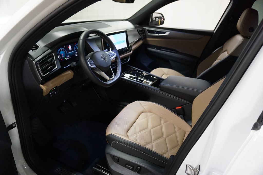 2025 Volkswagen Atlas Cross Sport 2.0T SE w/Technology