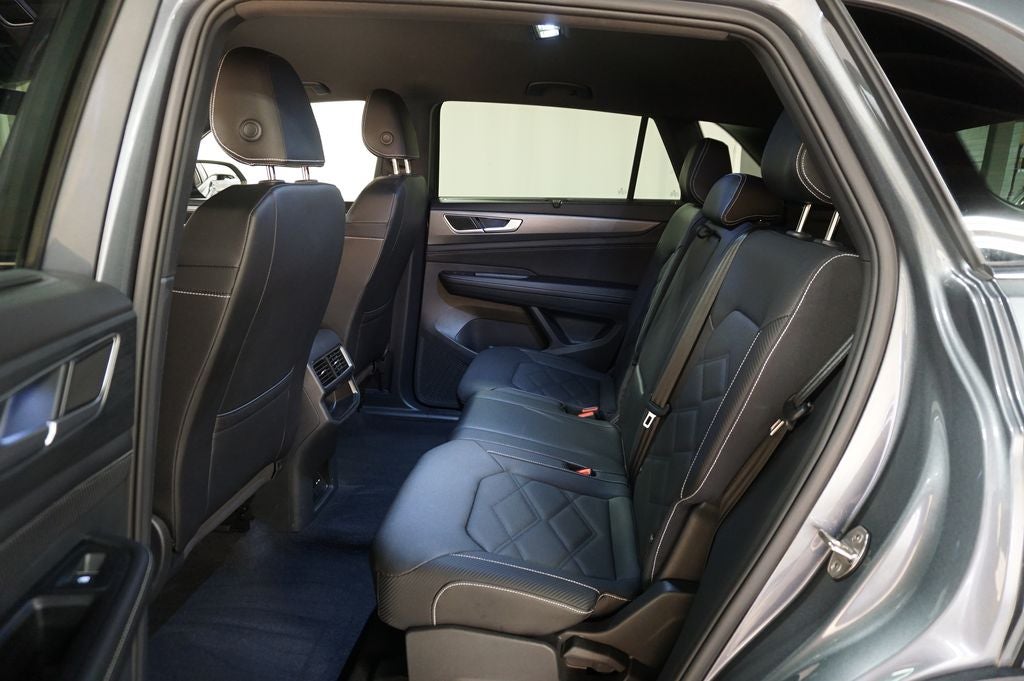 2025 Volkswagen Atlas Cross Sport 2.0T SE w/Technology