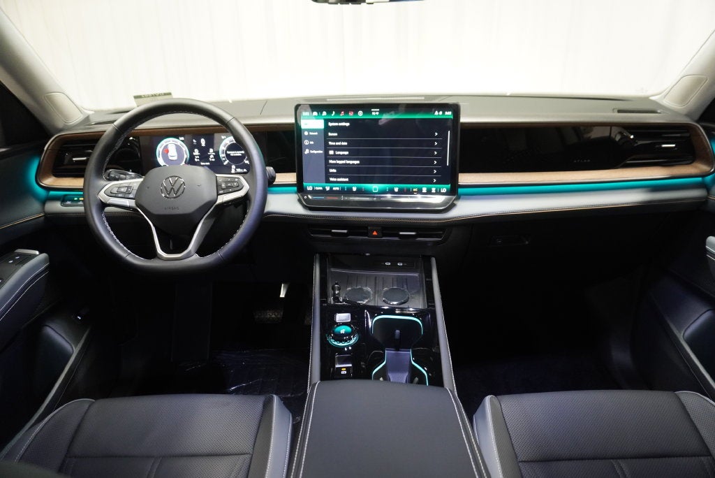 2027 Volkswagen Atlas SE w/Technology