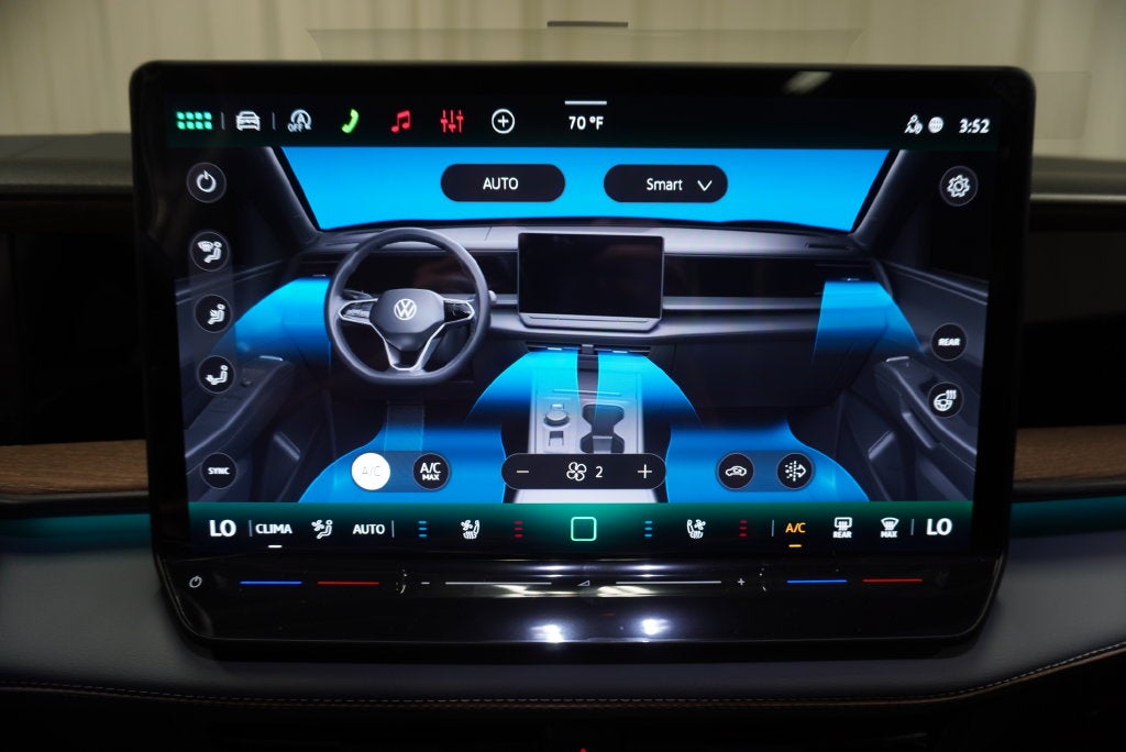 2027 Volkswagen Atlas SE w/Technology