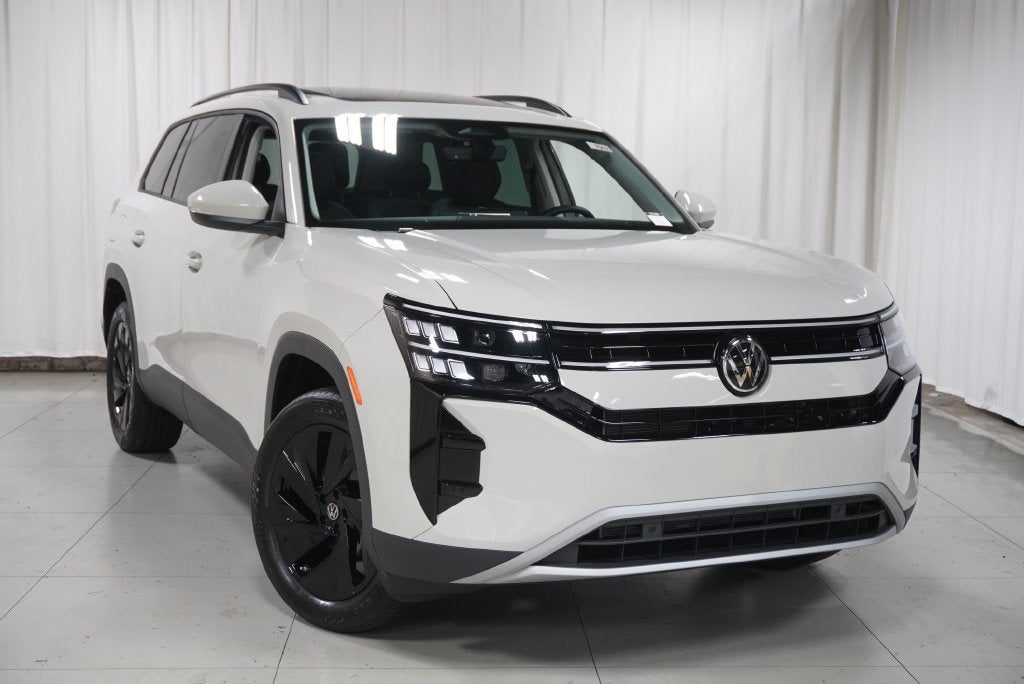 2027 Volkswagen Atlas SE w/Technology