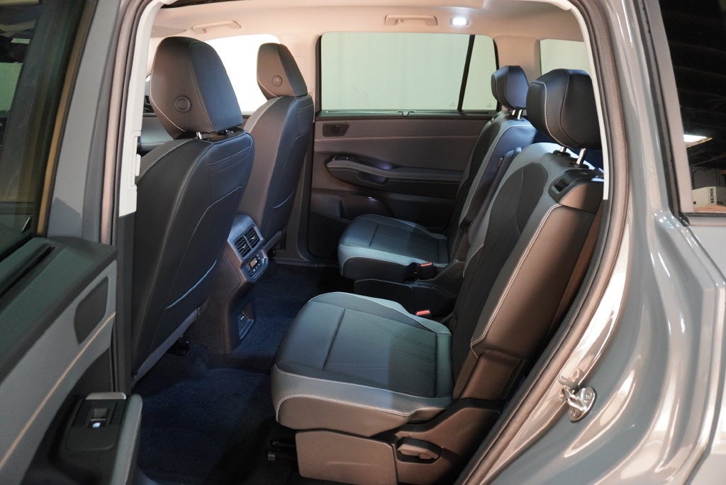2027 Volkswagen Atlas SE w/Technology