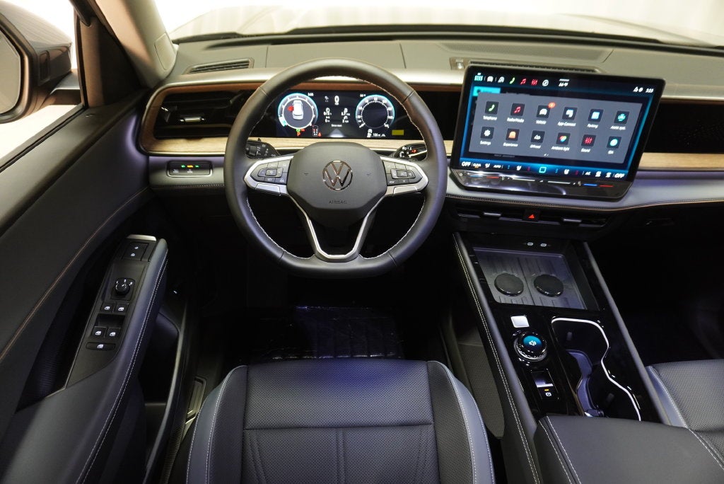 2027 Volkswagen Atlas SE w/Technology