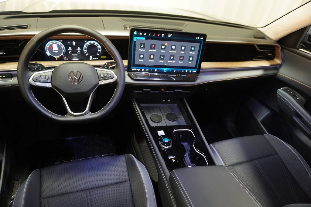 2027 Volkswagen Atlas SE w/Technology