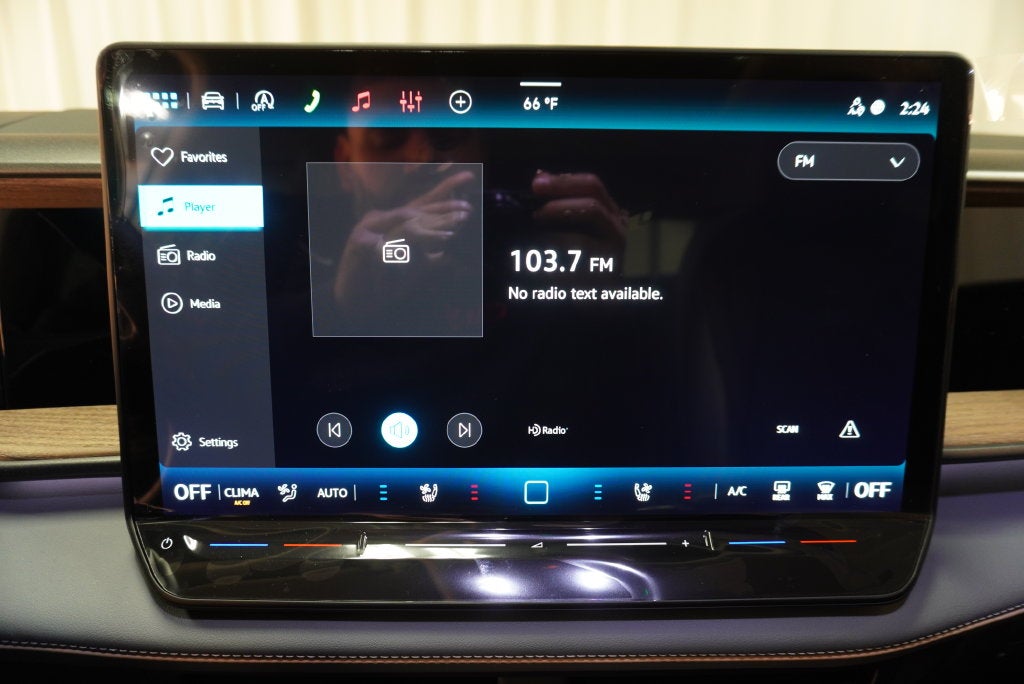 2027 Volkswagen Atlas SE w/Technology