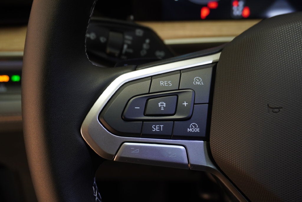 2027 Volkswagen Atlas SE w/Technology
