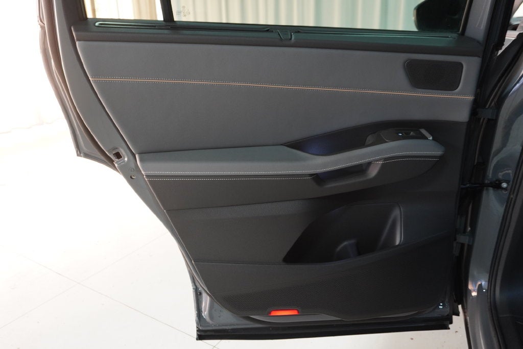 2027 Volkswagen Atlas SE w/Technology