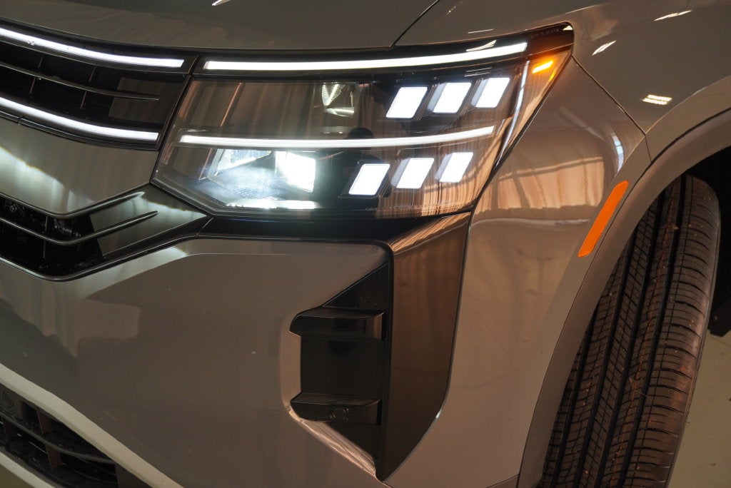 2027 Volkswagen Atlas SE w/Technology