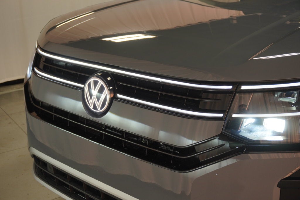 2027 Volkswagen Atlas SE w/Technology