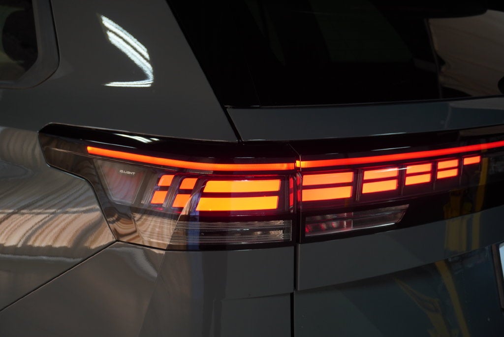 2027 Volkswagen Atlas SE w/Technology