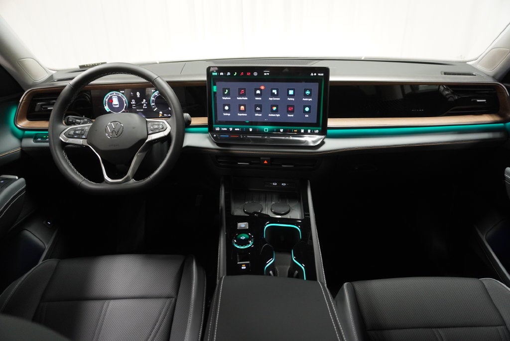 2027 Volkswagen Atlas SE w/Technology