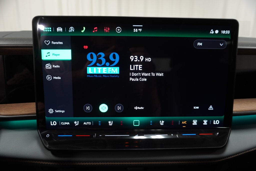 2027 Volkswagen Atlas SE w/Technology