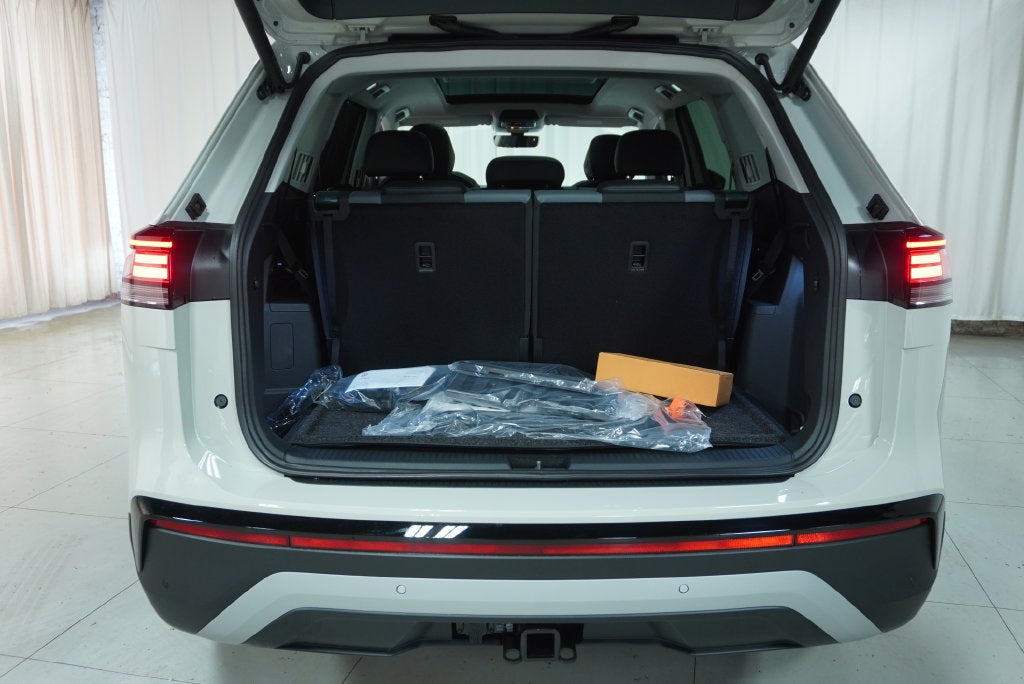 2027 Volkswagen Atlas SE w/Technology
