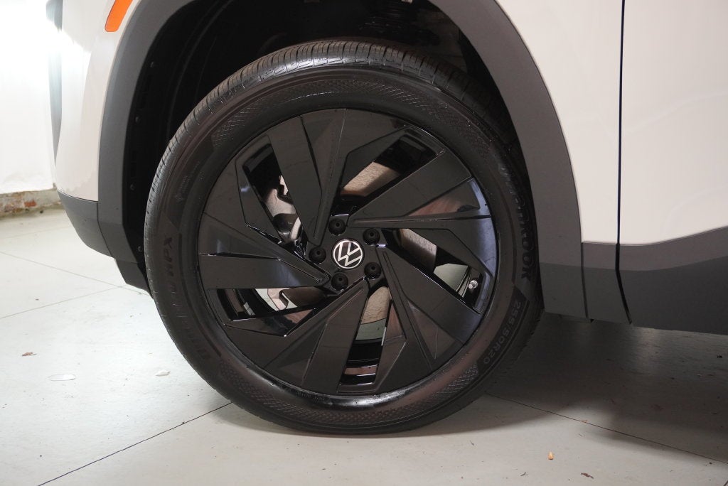 2027 Volkswagen Atlas SE w/Technology