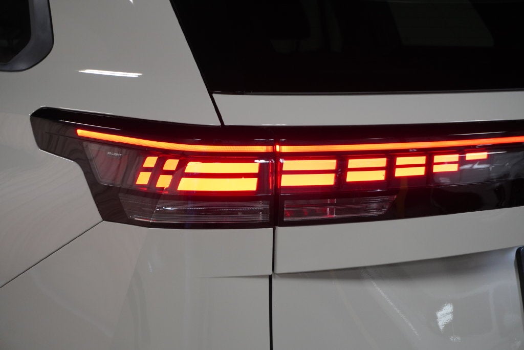 2027 Volkswagen Atlas SE w/Technology