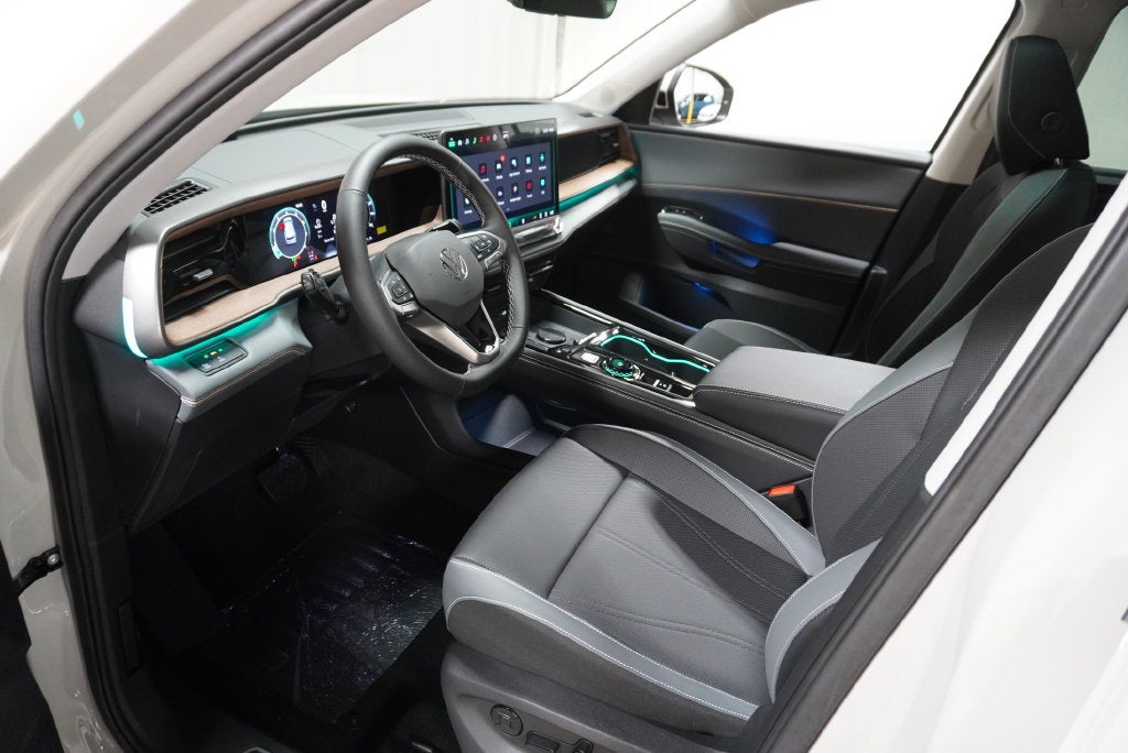 2027 Volkswagen Atlas SE w/Technology