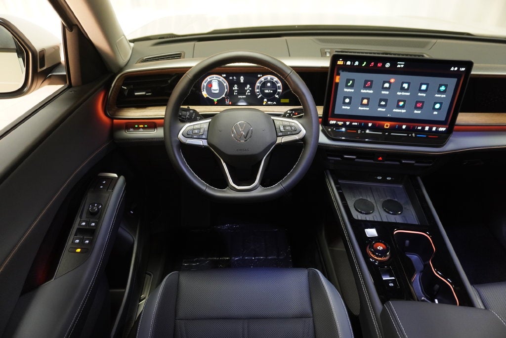 2027 Volkswagen Atlas SE w/Technology