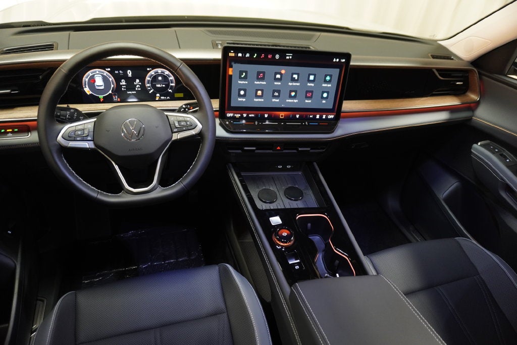 2027 Volkswagen Atlas SE w/Technology