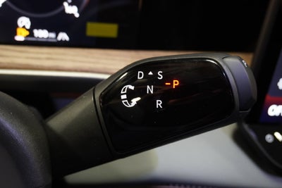 2027 Volkswagen Atlas SE w/Technology