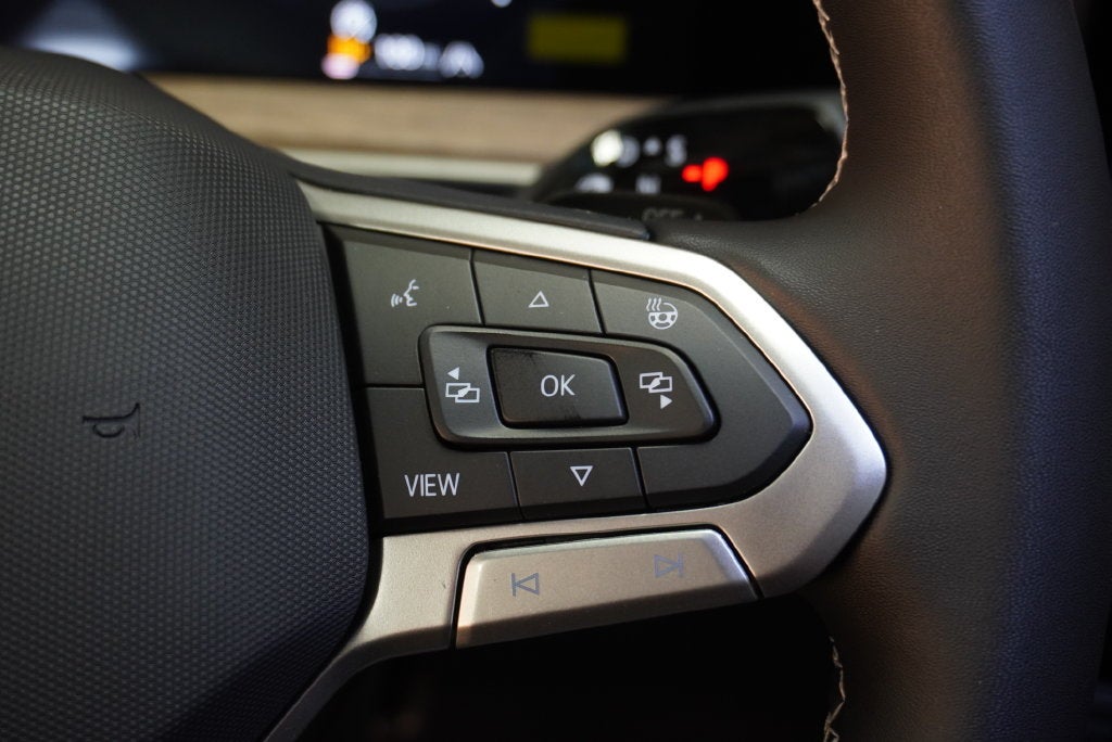 2027 Volkswagen Atlas SE w/Technology