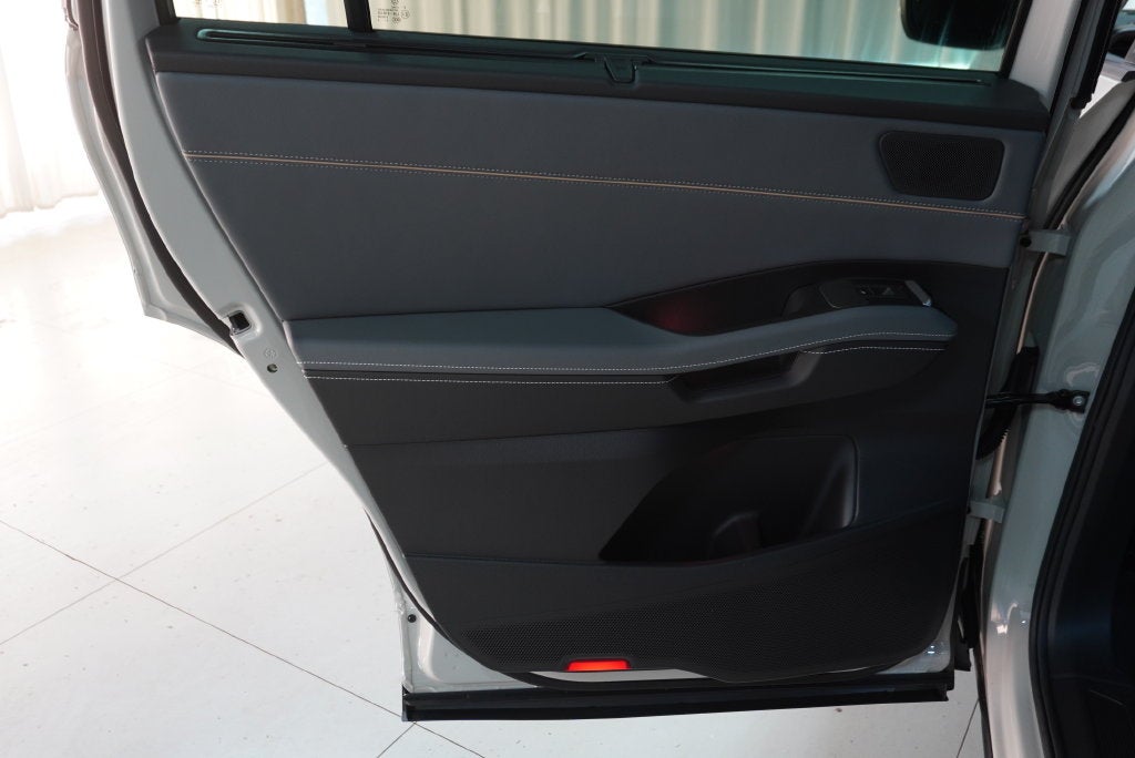 2027 Volkswagen Atlas SE w/Technology