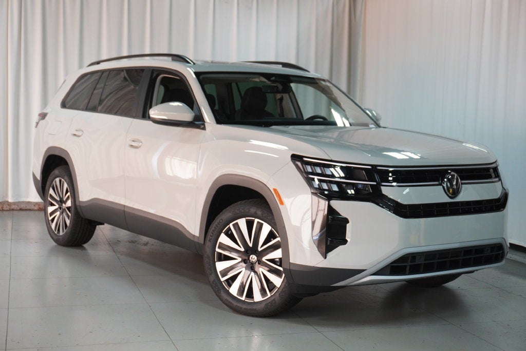 2027 Volkswagen Atlas SE w/Technology