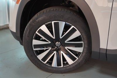 2027 Volkswagen Atlas SE w/Technology