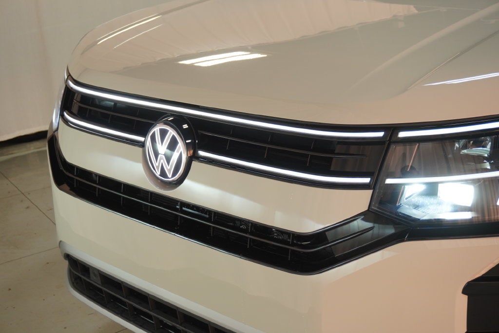 2027 Volkswagen Atlas SE w/Technology