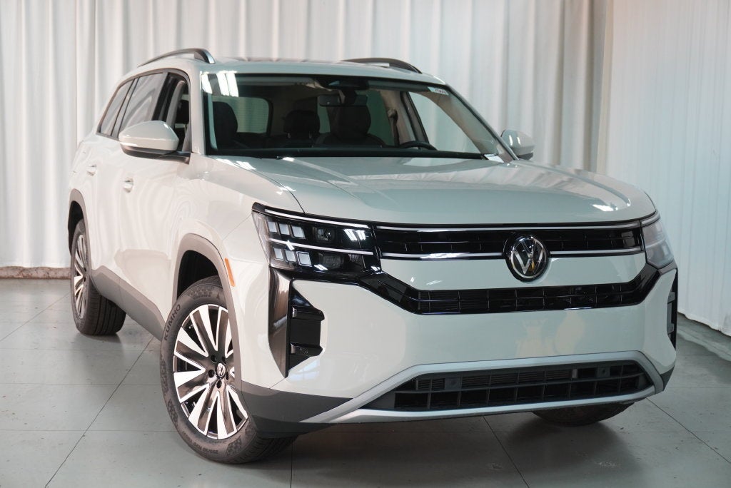2027 Volkswagen Atlas SE w/Technology
