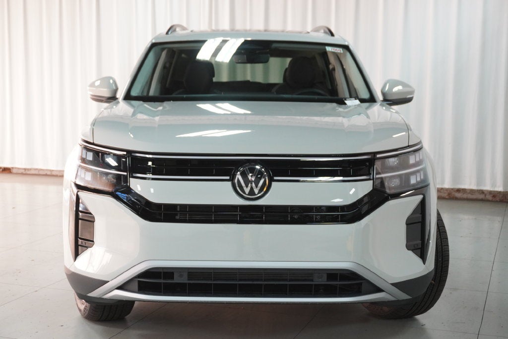 2027 Volkswagen Atlas SE w/Technology