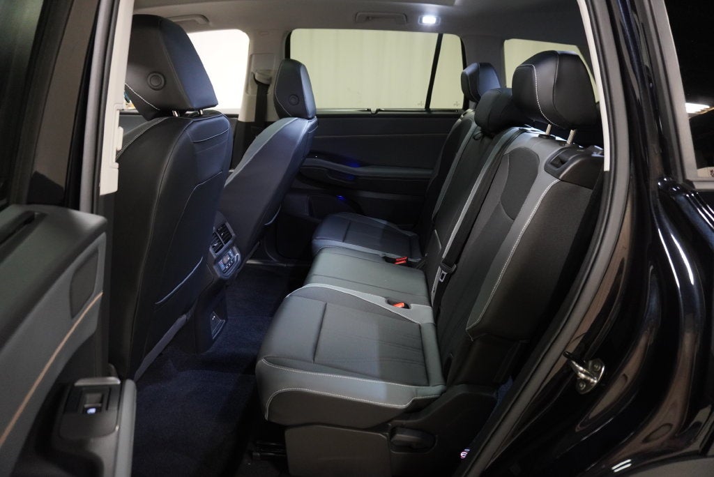 2027 Volkswagen Atlas SE w/Technology