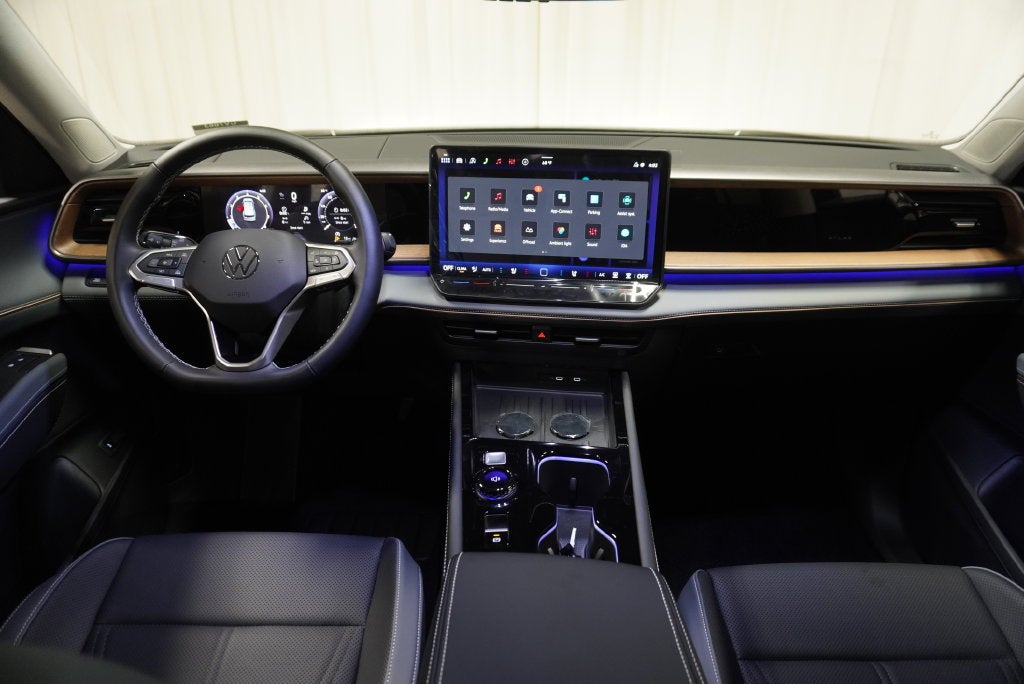 2027 Volkswagen Atlas SE w/Technology