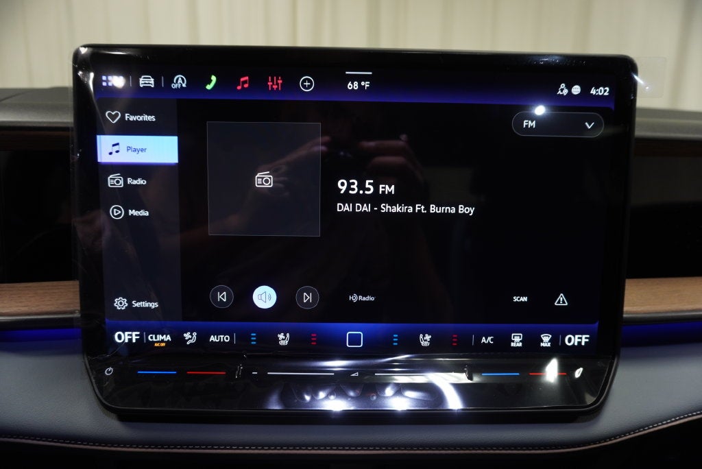 2027 Volkswagen Atlas SE w/Technology