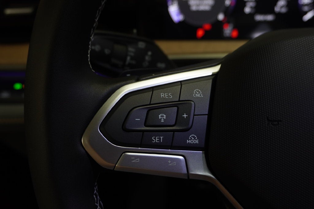 2027 Volkswagen Atlas SE w/Technology
