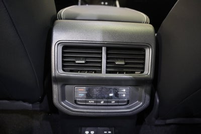2027 Volkswagen Atlas SE w/Technology