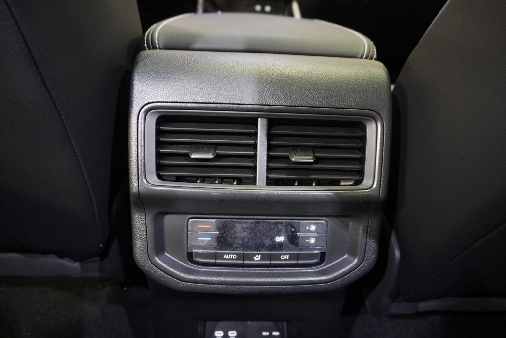 2027 Volkswagen Atlas SE w/Technology